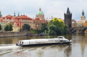 Prague l'hiver : faites une croisière fluviale